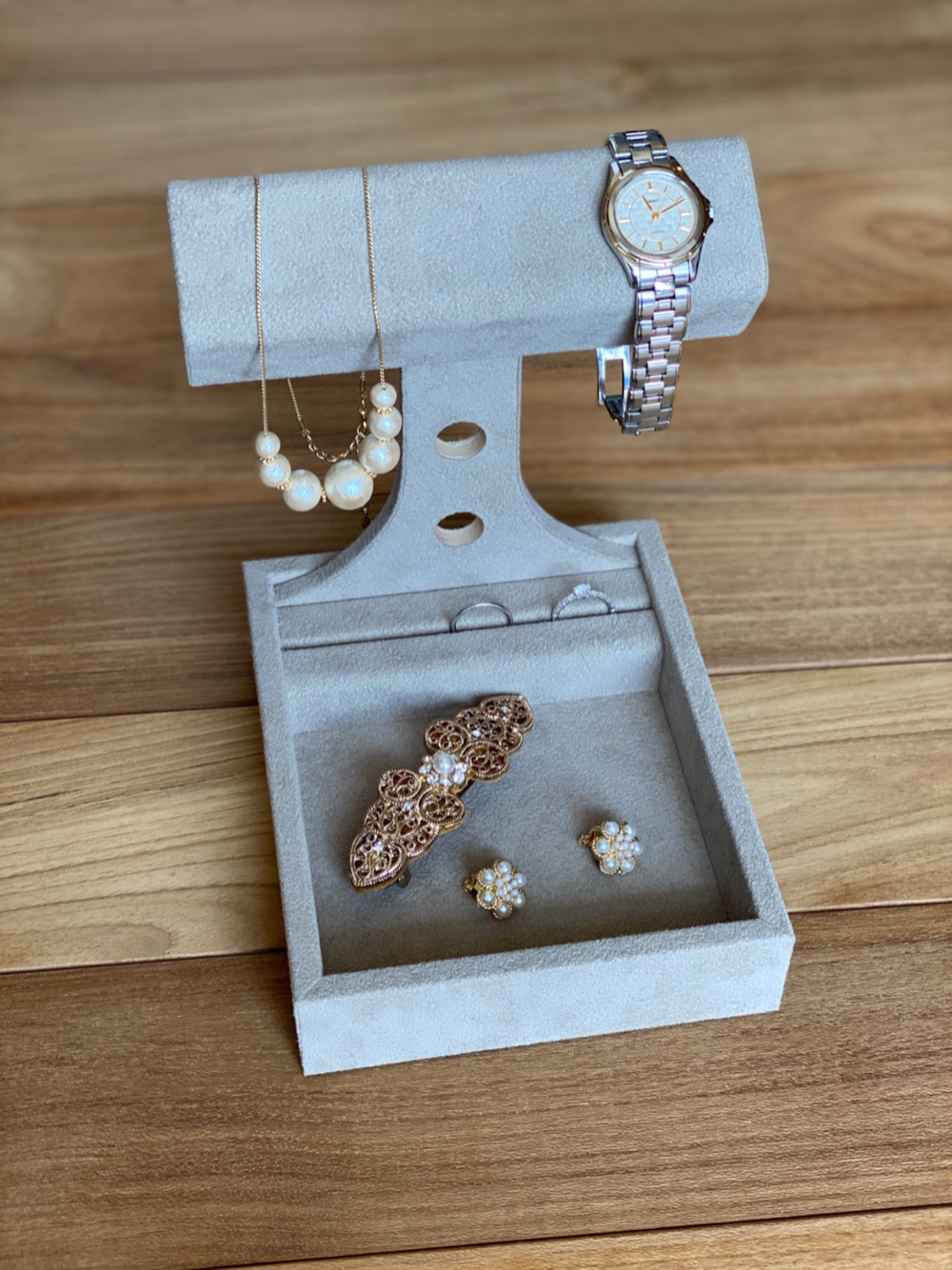 ジュエリートレー 時計スタンド　に　リングホルダーも