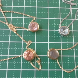 宝石質ピンクパーズのネックレス 3枚目の画像