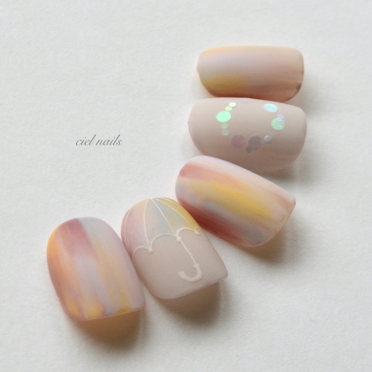 No.320　ネイルチップ　水色　ピンク　黄色　梅雨　雨　虹　雫　夏　キラキラ No.320 ネイルチップ 水色 ピンク 黄色 梅雨 雨 虹 雫 夏 キラキラ