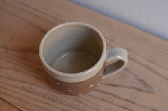 マグカップ〜茶×ドット〜 4枚目の画像