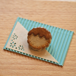 チョコレートソースディップのクッキーブローチ（B）＊陶土粘土製 5枚目の画像