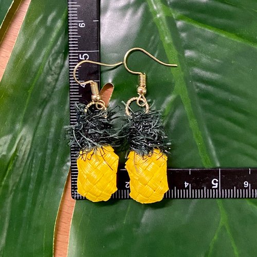 クラフトバンド製ピアス⑫ パイナップル / ハワイLovers♡に ピアス
