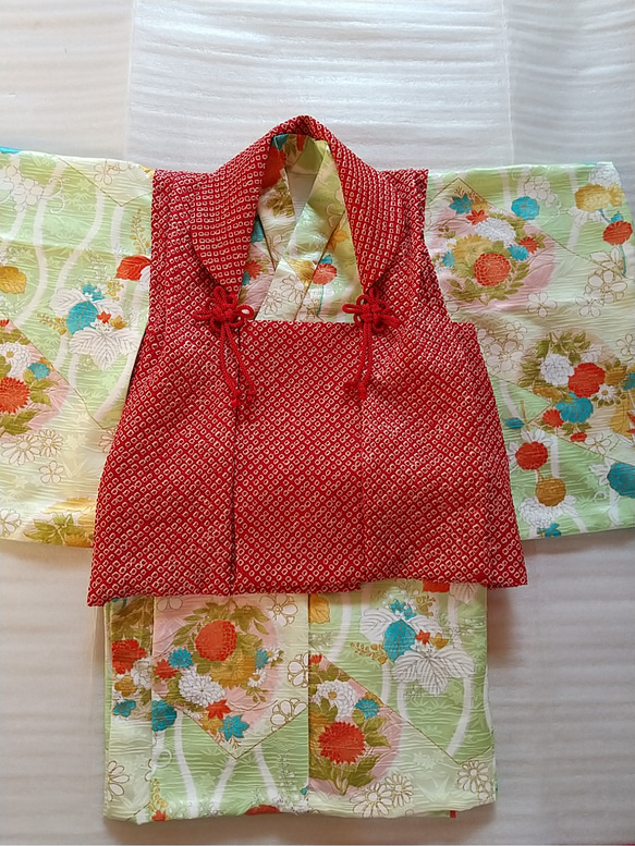 赤ちゃん着物と正絹総絞りの被布(帯つき）