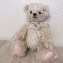 ベージュ色カーリーモヘア使用】グラスアイ巻き毛のテディベア 24cm