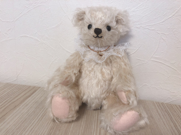 ベージュ色カーリーモヘア使用】グラスアイ巻き毛のテディベア 24cm