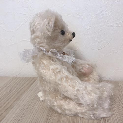 ベージュ色カーリーモヘア使用】グラスアイ巻き毛のテディベア 24cm