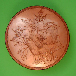 彫金牡丹絵銅丸胴小箱 #116　伝統技法による重厚な入れ物、菓子、パウダー入れ 2枚目の画像