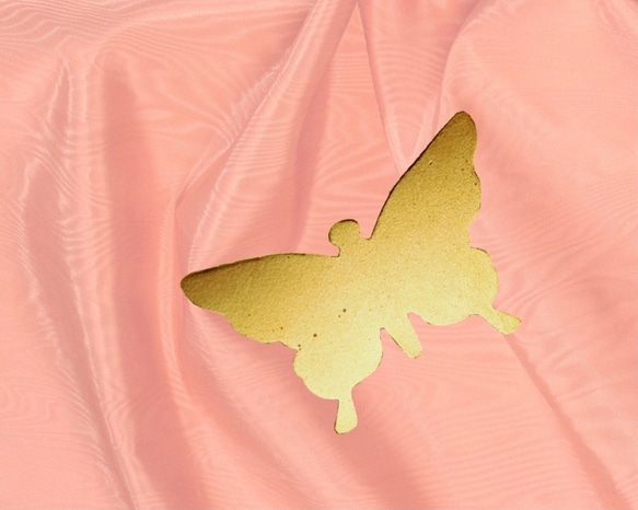 和の蝶柄ブローチ＃１８７ 1枚目の画像