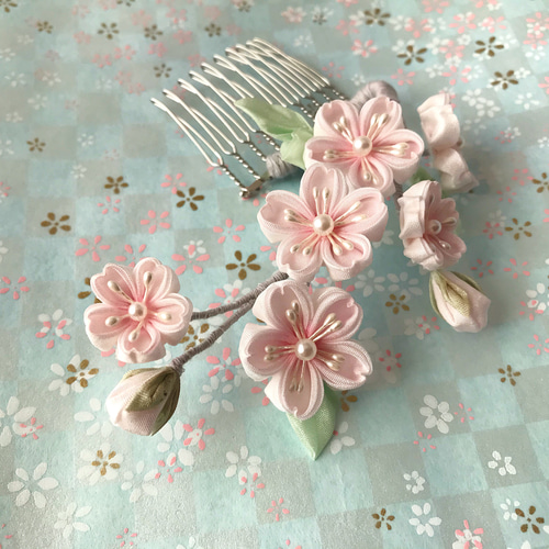 春うらら つまみ細工髪飾り コーム ことゆり 通販 10753991｜Creema
