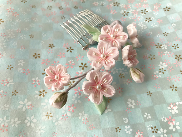 春うらら つまみ細工髪飾り コーム ことゆり 通販 10753991｜Creema