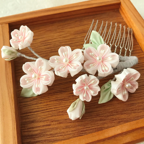 春うらら つまみ細工髪飾り コーム ことゆり 通販 10753991｜Creema