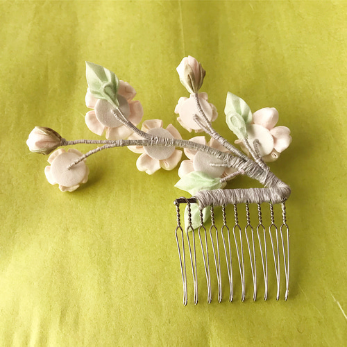 春うらら つまみ細工髪飾り コーム ことゆり 通販 10753991｜Creema