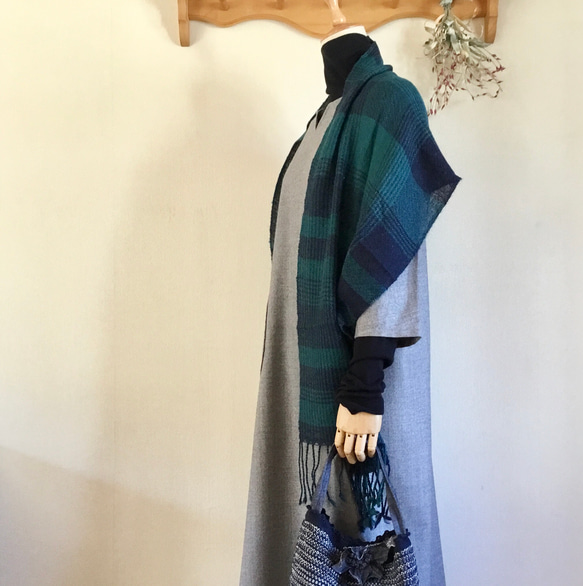 【ミルキーちゃん様ご注文品】アルパカ手織りロングマフラー（ネイビーグリーンチェック） 4枚目の画像