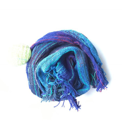 ミニサイズのサラッとした手織りリネンマフラー（パープル×ブルー×グリーン） 5枚目の画像
