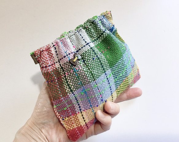 【手作りキット難易度ゼロ】手縫いで作る　手織りの簡単パックンポーチ キット(ビビッド) 1枚目の画像