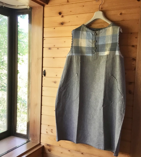 手織りとハーフリネンのバルーンジャンバースカート（グレイッシュ水色チェックM～Lサイズ） 5枚目の画像