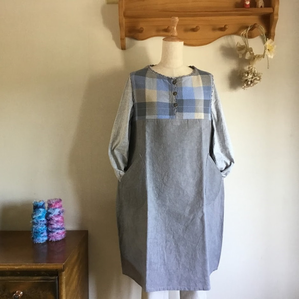 手織りとハーフリネンのバルーンジャンバースカート（グレイッシュ水色チェックM～Lサイズ） 6枚目の画像