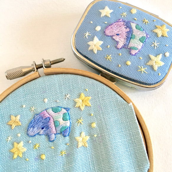 ユメクイとお星さま刺繍 クリスマスコフレ [アクセサリーケース(紫),ブローチ(青)] 3枚目の画像