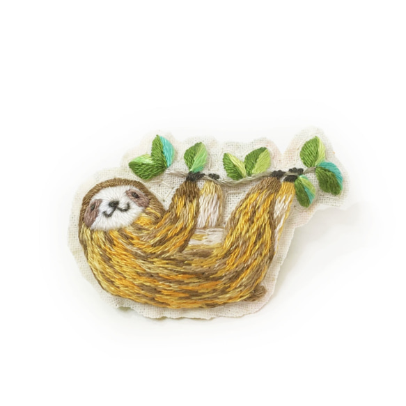 小林モー子　ナマケモノ　ブローチ どこでもナマケモノさん手刺繍ブローチ ブローチ moha._.moha