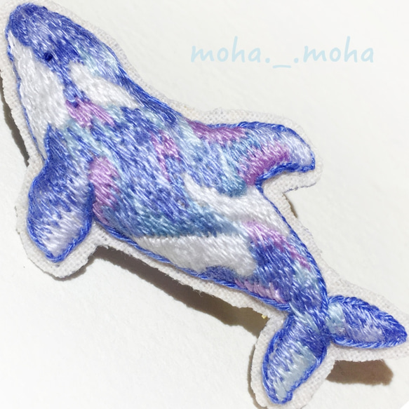 Mikochi像訂貨夜海色虎鯨的手工刺繡胸針 第3張的照片