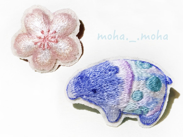 春限定 桜の花とユメクイさん手刺繍ブローチ[2個セット] 1枚目の画像