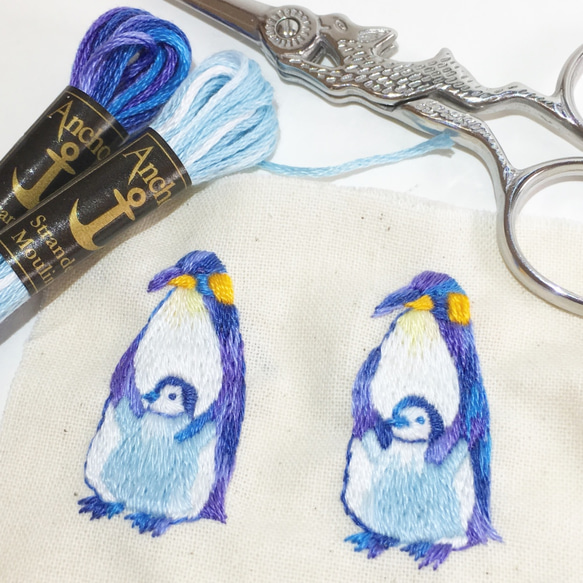 [受注生産]親子ペンギンさん刺繍ポーチ 3枚目の画像