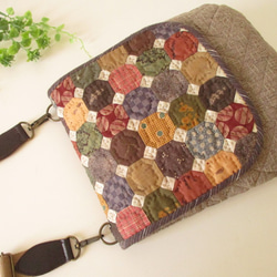 バラ一杯のショルダーバック　パッチワークバック 楽天市場】スクエアフラワーのショルダーバッグ * | キット