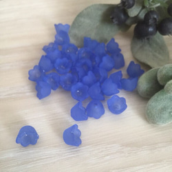 【NO.10】すずらんのようなお花  濃いブルー 2枚目の画像