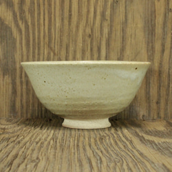 陶器ご飯茶碗（大）藁白釉変色【201005】 2枚目の画像