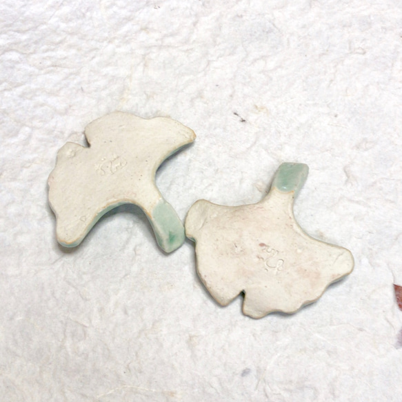 陶器 箸置き　イチョウ 若葉・２個セット【Ha010】 3枚目の画像