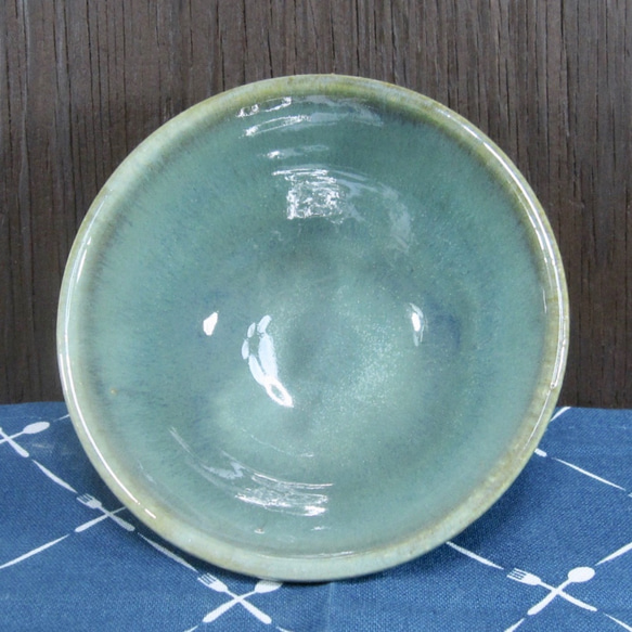 陶器 ご飯茶碗（大） 白濁みどり【210504】 3枚目の画像
