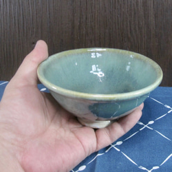 陶器 ご飯茶碗（大） 白濁みどり【210504】 5枚目の画像