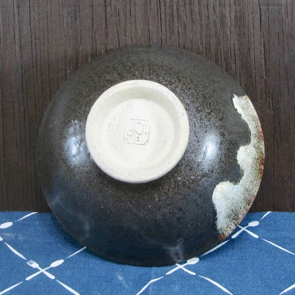 陶器 ご飯茶碗（大） 黒＋白【210503】 4枚目の画像