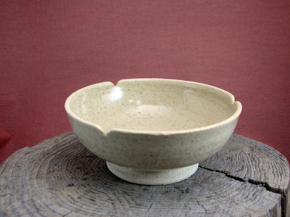 花弁小鉢・白（陶器） 1枚目の画像