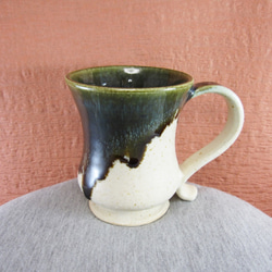 陶器マグカップ・グラマラス（白＋緑） 1枚目の画像