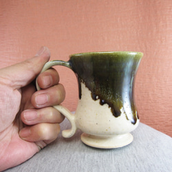 陶器マグカップ・グラマラス（白＋緑） 5枚目の画像