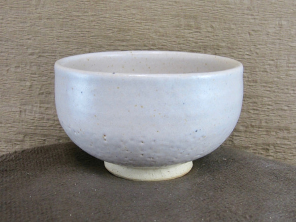 陶器ご飯茶碗（中）藁白釉 1枚目の画像