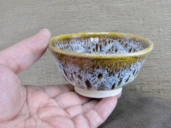 ひとくち茶碗　朝鮮唐津風 茶・白 4枚目の画像
