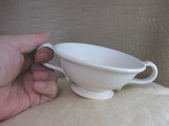 陶器 両手スープマグ（藁白釉） 3枚目の画像