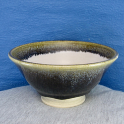 陶器ご飯茶碗（やや大）黒織部釉 1枚目の画像