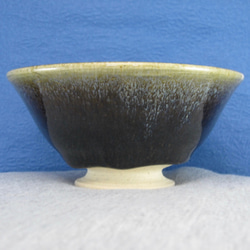 陶器ご飯茶碗（やや大）黒織部釉 2枚目の画像