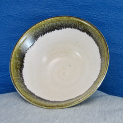 陶器ご飯茶碗（やや大）黒織部釉 3枚目の画像