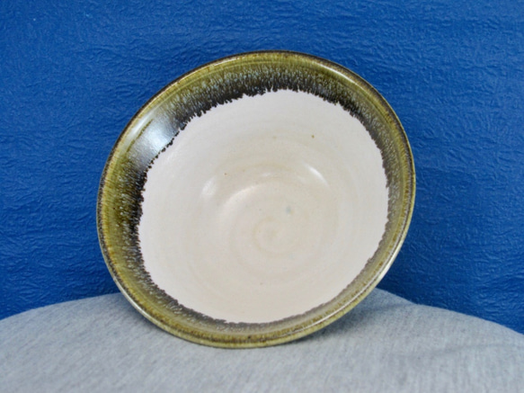 陶器ご飯茶碗（やや大）黒織部釉 3枚目の画像