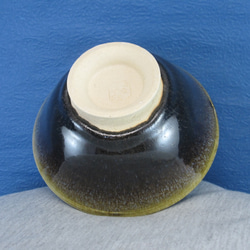 陶器ご飯茶碗（やや大）黒織部釉 4枚目の画像