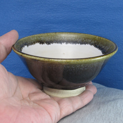 陶器ご飯茶碗（やや大）黒織部釉 5枚目の画像