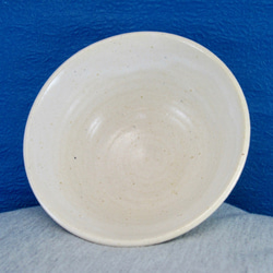 陶器ご飯茶碗（中）藁白釉その１ 3枚目の画像