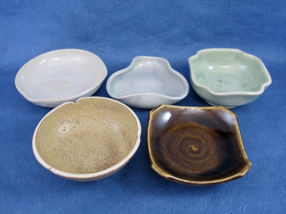 陶器 豆皿・豆鉢５点セット（m-06） 1枚目の画像