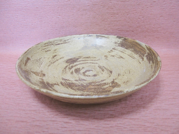 陶器 中皿やや深め 黄瀬戸釉　【190450】 2枚目の画像