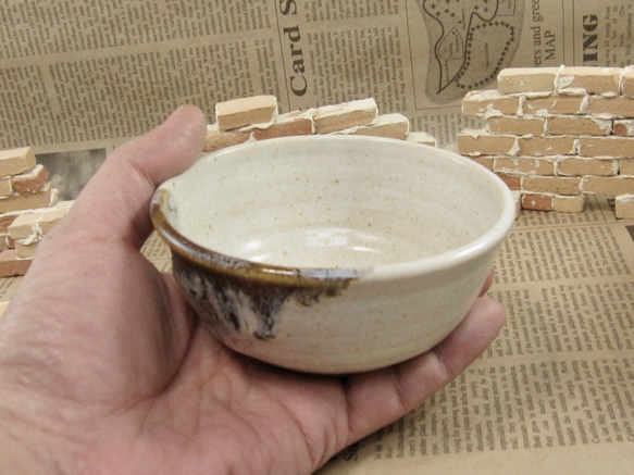陶器ご飯茶碗（小）藁白＋茶　【200106】 5枚目の画像
