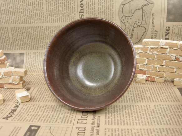 陶器ご飯茶碗（やや大）鉄赤色　【200104】 3枚目の画像